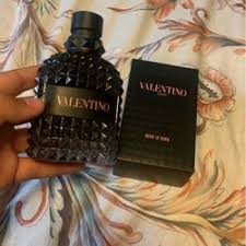 Valentino: La Elegancia Intemporal en Cada Nota